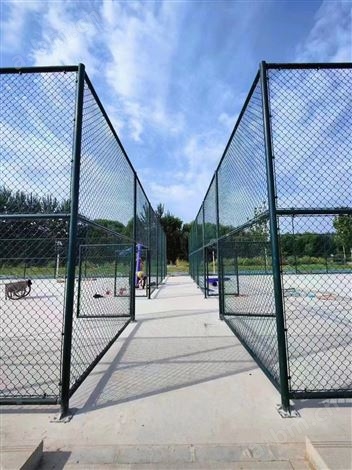 学校运动场围网设计安装